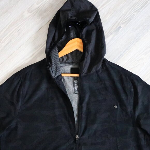 Vuori Trainer Shell Jacket Charcoal Camo Men's M Performance Gym Full Zip V512 - Picture 4 of 10